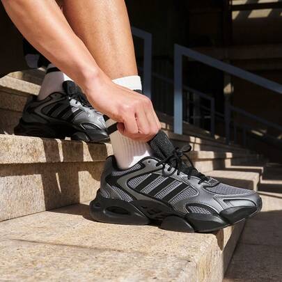 Adidas Giày thể thao nam MEGASTRIDE siêu nhẹ, đế dày, kiểu dáng retro, có khả năng giảm sốc.