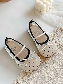 1 Pair Girls' Firework Mesh Hollow Soft Bottom Flat Shoes, Girls/Toddlers' Fashion Hollow Sandals, New Chinese Style Bowknot Hanfu Shoes, Spring/Summer - Beige - View 6