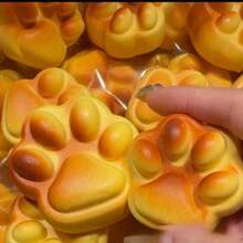 2个猫爪慢回弹软萌蛋糕，柔软粘稠减压玩具，搞笑礼物，创意礼品 - 彩色 - 查看 2