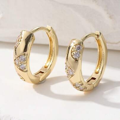 1 Đôi bông tai vòng đính đá Zirconia tổng hợp, thiết kế tròn cổ điển, tinh tế và đẹp mắt, thích hợp cho sinh nhật, tiệc tùng, tiệc chiêu đãi và các dịp khác.