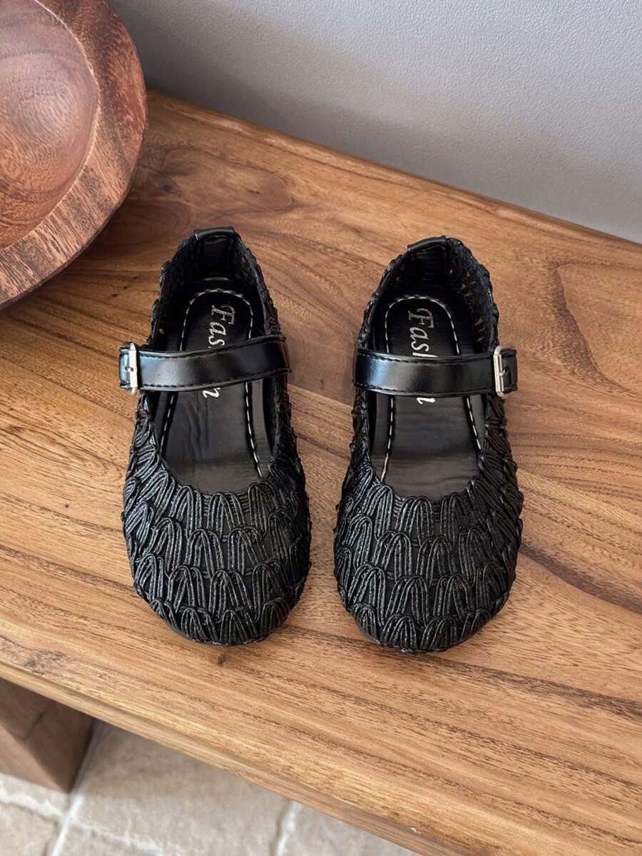 1 Pair Girls Fashion Flat Slip-On Loafers, Woven Hollow-Out Casual Shoes, Toddler Anti-Slip Soft Bottom Prewalker Shoes, Breathable Mary Jane Shoes, Outdoor Durable Travel Walking Shoes, Fashionable Princess Shoes For School, Indoor/Outdoor Vintage Stage Shoes, Suitable For Spring, Summer, Autumn Daily Wear - Black - View 1