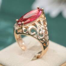 Bague en zirconium rouge synthétique de style vintage élégant pour femme, bijou de femme avec un design floral creux délicat, accessoire pour anniversaire - Doré - Voir 3