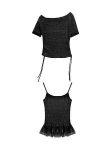 Bộ đồ 2 món gồm áo và áo hai dây ngắn tay hở vai gợi cảm, chất liệu ren nhún bèo thắt nơ. - màu đen - Xem 2