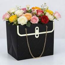 Hộp quà hình thoi màu đen dập nổi, kích thước 18*10.5*15cm, hộp đựng bó hoa tặng mẹ nhân Ngày của Mẹ. - Xem 5
