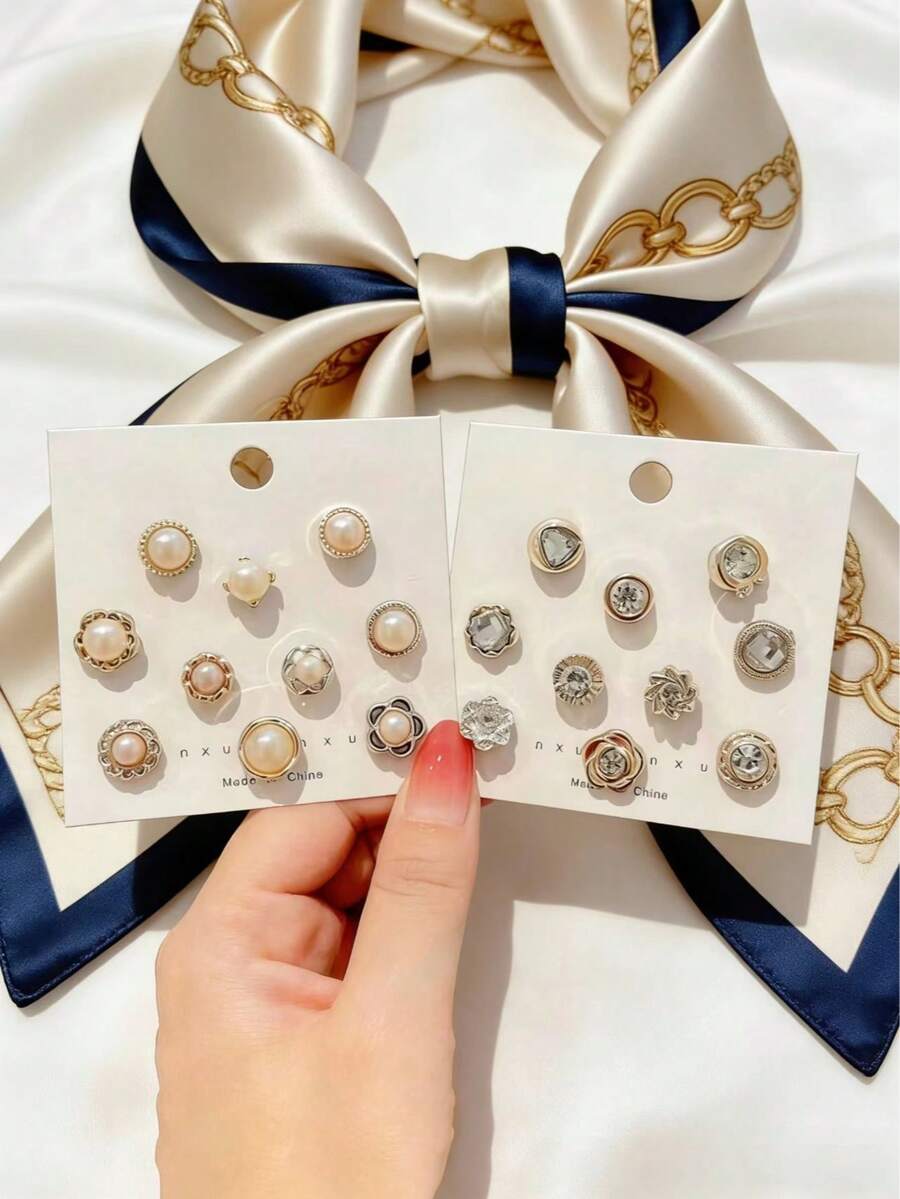 20 件女士隐形按扣胸罩夹，服装胸花瓣保护胸夹（无卡）连衣裙配饰别针用于衣服包饰学校办公室配饰衬衫夹克珠宝圣诞节万圣节衣服别针有趣可爱教师礼物服装配饰包饰