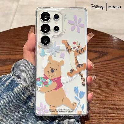 Miniso Custodia per telefono con Winnie the Pooh e Tigre floreale, trasparente, magnetica e antiurto, adatta per Samsung S26 Ultra/S26 Edge/S26 Plus/S26/S25 Ultra/S25 Plus/S25/S25FE/S25Edge/S24Ultra/S24Plus/S24/S24FE/S23FE/S23Ultra/S23Plus/S23/S22Ultra/S22Plus/S22/A15/A16/A17/A35/A36/A37/A54/A55/A56/A57, idea regalo per la fidanzata