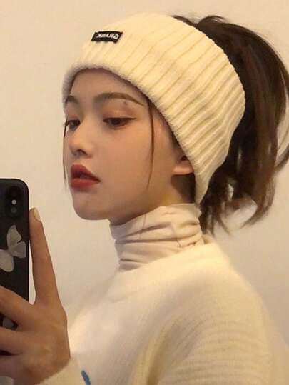 1 chiếc mũ len dệt kim màu mơ, vành rộng có che tai, kiểu dáng Hàn Quốc ấm áp giúp bảo vệ tai và trán, băng đô giữ ấm bằng polyester kiểu dáng thường ngày.