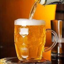 3个带把手的不易碎亚克力啤酒杯 - 大容量防碎啤酒杯，是世界杯观赛派对、酒吧和家庭酒吧的理想之选，经久耐用，适合饮用啤酒、麦芽酒和精酿啤酒。 - 查看 4
