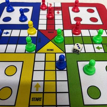 Bộ cờ Ludo bằng cao su 24cm, quân cờ bằng nhựa, có thể gấp gọn và dễ mang theo, thích hợp cho họp mặt gia đình, tiệc ngoài trời, rèn luyện tư duy logic, gặp gỡ bạn bè, quà tặng ngày lễ, cắm trại, du lịch, người cao tuổi, tiệc trang trọng, trò chơi xúc xắc, trò chơi bàn cờ, quà tặng cá nhân hóa, quà sinh nhật, quà bất ngờ.