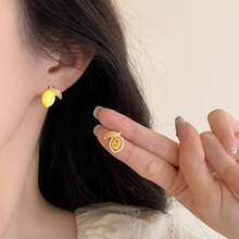 1 Đôi bông tai hình quả chanh mùa hè, thiết kế độc đáo, đính đá Zirconia siêu nhỏ, bông tai bất đối xứng tráng men nhỏ giọt thủ công. - Màu vàng - Xem 1