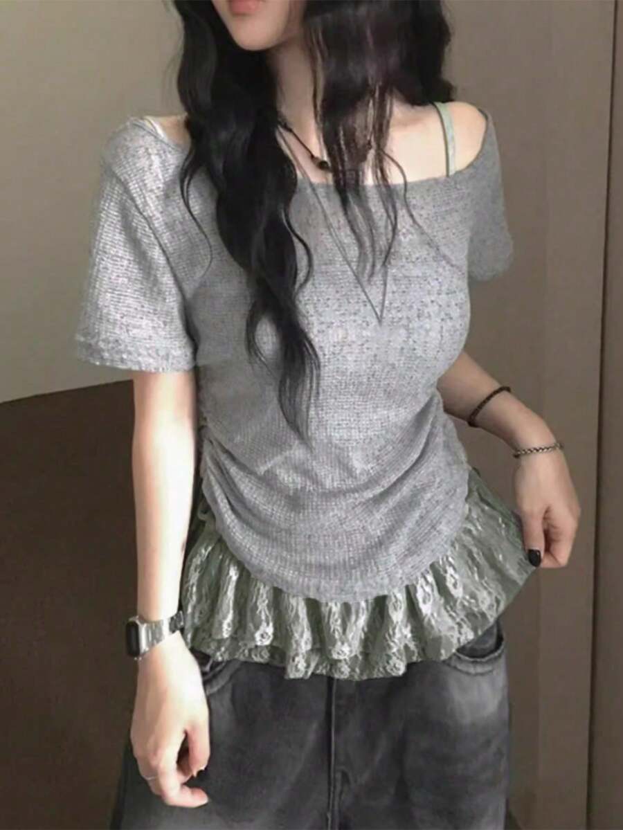 Bộ 2 món gồm áo croptop ren nhún bèo thắt nơ và áo hai dây, trang phục gợi cảm hở hang. - Xám - Xem 1