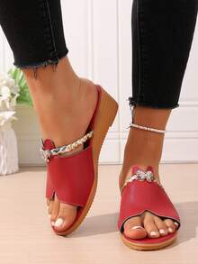 Summer New Red Wedge Sandals For Women, Fashion Slip-On Mules With Woven Colorful Ropes, Rhinestone Butterfly Decor, Comfortable Non-Slip Mid-Heel Slides, Suitable For Beach, Home Wear - Red - View 4