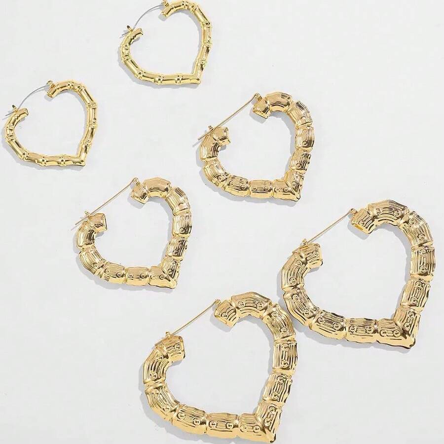 Ba đôi bông tai hình trái tim cách điệu với họa tiết tre. - Vàng - Xem 1