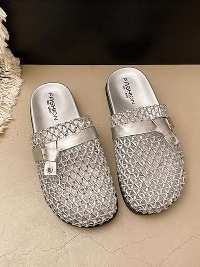 Dép xăng đan nữ bằng nhựa đính đá lấp lánh, kiểu dáng slip-on, thích hợp cho kỳ nghỉ hè.