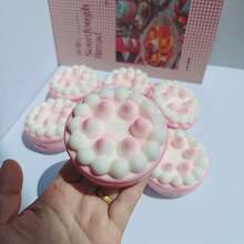 1 món đồ chơi bóp hình bánh tart mâm xôi mềm mại, chân thực, siêu mềm, đàn hồi chậm, giúp giảm căng thẳng, trang trí bàn làm việc, quà tặng cho bé trai và bé gái. - Màu Hồng baby - Xem 5