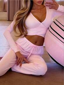 Set de pijama con 2 piezas: Blusa con cuello en V y mangas acampanadas + Pantalón recto de cintura elástica para mujer - Rosa - Ver 4