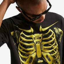 Nike Built Different Max 90 T-Shirt Men's Black Yellow IQ1009-017 - 黑金色 - 查看 3