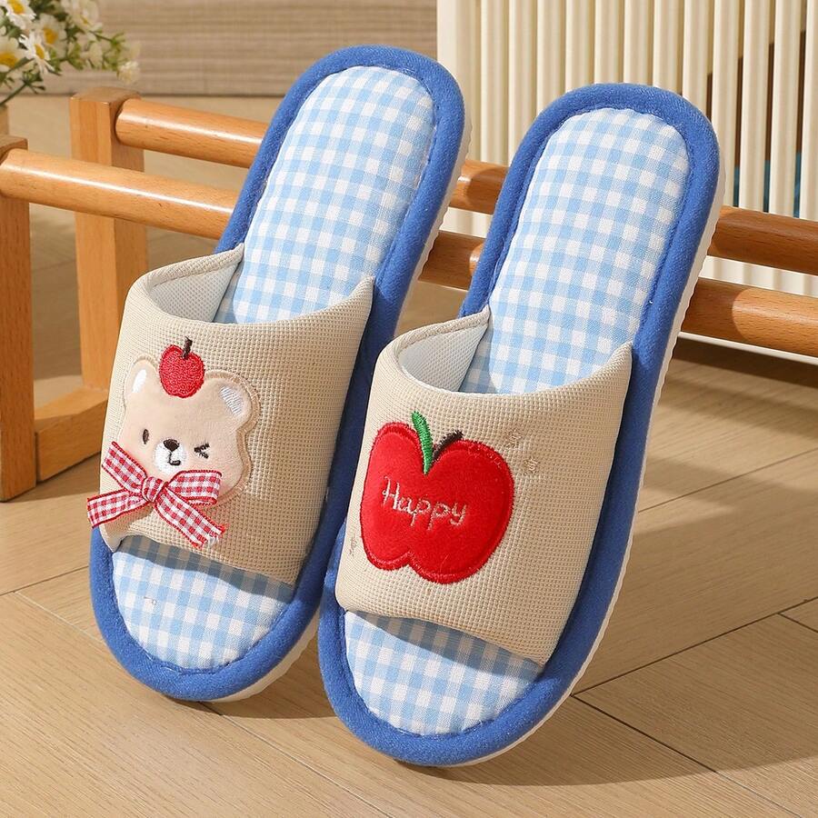 OBOVAY 女士休闲丝绒刺绣草莓图案家居拖鞋，秋冬季 - 小熊蘋果藍色 - 查看 1