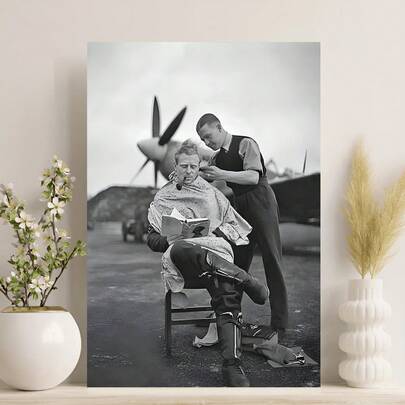 Tranh in trên vải canvas phong cách anime cổ điển hình phi công, không khung, đen trắng, thích hợp trang trí tiệm cắt tóc, quán cà phê, gara, làm từ chất liệu vải canvas.