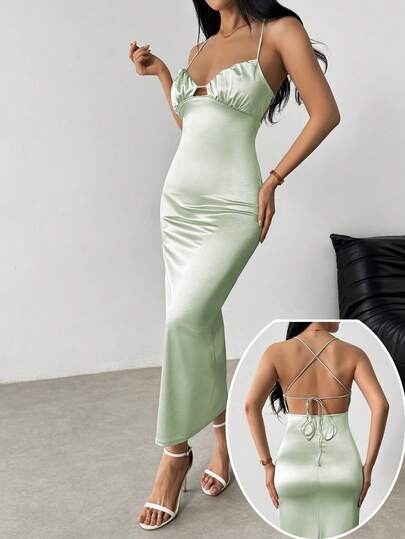 一件纯色休闲优雅性感派对针织露背连衣裙，适合晚宴约会、度假、四季夏季穿着。