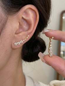 1 Pair Zirconia Earrings Gift For Friends - Round Cut Transparent White Diamond Inlaid Zirconia Jewelry, Office/Commute Work Anniversary Gift, Face-Slimming - Multicolor - View 6