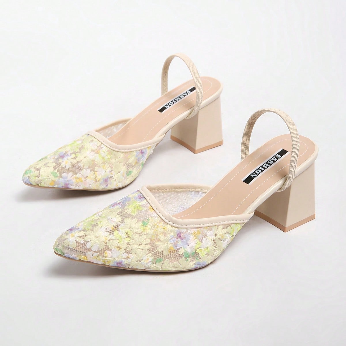 Nuevos zuecos de tacón alto estilo chino en color blanco, sandalias convertibles con punta puntiaguda, bordado de encaje para mujeres, tacones grueso