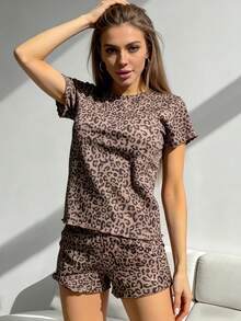 Bộ đồ ngủ họa tiết da báo, áo tay ngắn và quần short, thích hợp cho mùa hè. - Nhiều màu - Xem 6