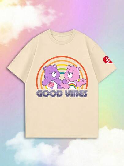SHEIN | Care Bears Áo thun nữ tay ngắn mùa hè cổ điển in hình hoạt hình gấu đôi cầu vồng với khẩu hiệu tích cực, sự kết hợp giữa phong cách ngọt ngào nữ tính và thẩm mỹ retro Mỹ, thiết thực cho việc đi lại hàng ngày, phù hợp cho các buổi đi chơi của các cô gái, dã ngoại mùa hè, cuộc sống sinh viên, check-in mua sắm, chợ theo chủ đề, kỳ nghỉ ngắn ngày, thư giãn ngày lễ và hơn thế nữa, một chiếc áo tay ngắn giúp tạo nên những bộ trang phục giúp trẻ trung hơn.