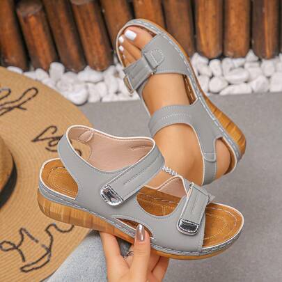 可调节魔术贴搭扣厚底防滑休闲坡跟凉鞋，适合青少年、户外、海滩、度假穿着