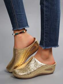 Glossy Gold Wedge Sandals, Retro Closed Toe Thick Soft Bottom Comfortable Women's Outdoor Shoes - Gold - View 3