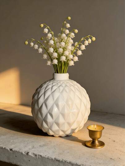 1pc Elegant Blue Calla Lily Floral Arrangement, White Textured Vase, Modern Minimalist Home Decor, Suitable For Living Room, Bedroom, Office Desk, Soft Natural Lighting, Housewarming, Wedding, Valentine's Day Gift, Beautiful Decorative Piece, Can Be Placed On Shelves, Fireplace Mantel, Console