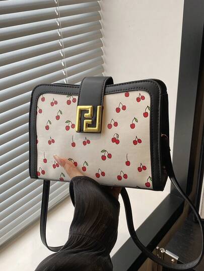 2026春季新款极简斜挎包，独特设计小方肩包，女士款