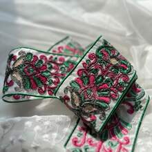 91厘米/1码刺绣花边饰带，红绿相间藤蔓图案，闪亮金线，紫红色亮片面料，适合DIY缝纫和编织工艺。 - 綠色 - 查看 5