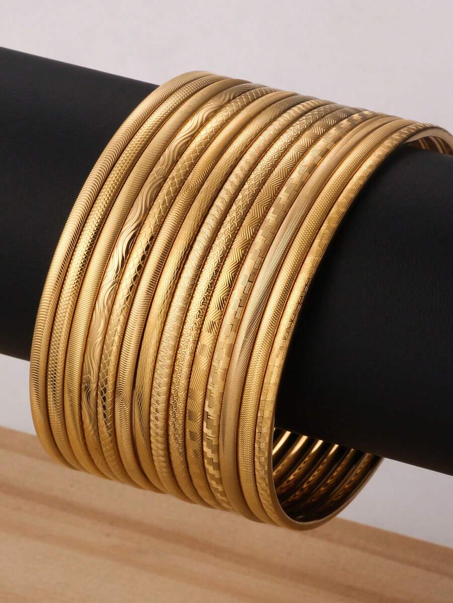 Brazalete de acero inoxidable chapado en oro de 18K con textura vintage y diseño de múltiples capas - Diseño de tono dorado lujoso adecuado para uso diario, fiestas y vestimenta formal - Dorado - Ver 1