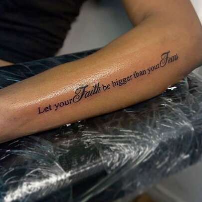 1 miếng dán hình xăm tạm thời thảo dược, giữ màu 7-14 ngày, thiết kế hình xăm trừu tượng tối giản bí ẩn trên bàn tay, hình dán chống thấm nước, phù hợp cho những người sành điệu.