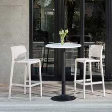 Lagoon Rue Bar Stool Set de 2 Taburete Inyectado en Polipropileno Fibra de Vidrio Protección UV Altura 75cm Apilable Respaldo y Reposapiés para Sala de Fiesta Patio Cocina y Bar - Blanco - Ver 8