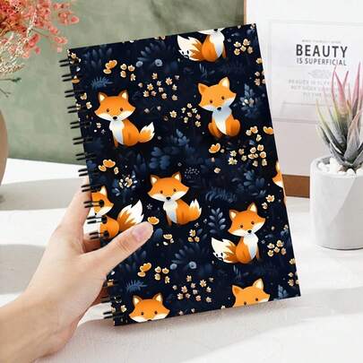 1 cuốn sổ tay lò xo hình cáo dễ thương, khổ A5, 50 tờ (100 trang), dòng kẻ 8mm, gáy lò xo kép, thiết kế mở phẳng 180°, thích hợp để viết nhật ký, ghi chú, vẽ nguệch ngoạc hàng ngày. Món quà hoàn hảo cho gia đình và bạn bè vào các dịp lễ như Lễ Phục Sinh, Halloween, Ngày của Mẹ, Giáng Sinh.