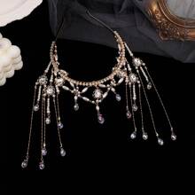 Diadema elegante de tono dorado con perlas y cristales, accesorio de cabello hecho a mano con borlas estilo bohemio para novias, damas de honor, baile de graduación y fiestas de noche - Dorado - Ver 3