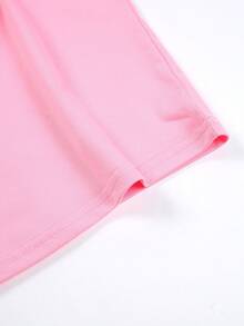 This VONDUTCH Women's Y2K Two-Piece Set Features A VONDUTCH Logo And Cartoon Print. It's A Summer Style Set With A T-Shirt And Shorts, Made Of Soft And Comfortable Fabric, Suitable For Workouts, Outdoor Activities, Parties, And More. It Also Makes A Lovely Gift. - Hồng - Xem 6