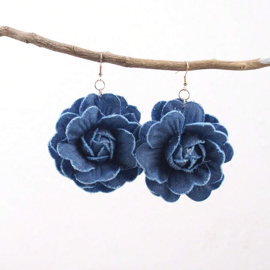 1 par de brincos retrô de flor em jeans, disponíveis em 2 cores e tamanhos, joias em estilo boêmio para mulheres, ideais para uso diário, festas e como presente em datas comemorativas.
