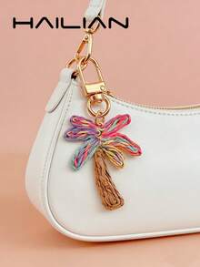HAILIAN A Charming Woven Coconut Tree-Shaped Raffia Grass Accessory, Presenting Intricate Interweaving In Various Colors. It Can Perfectly Serve As A Bag Accessory Or Car Keychain, And Also Makes A Lovely Small Gift For Holidays Or Birthdays. - Multicolor - View 5