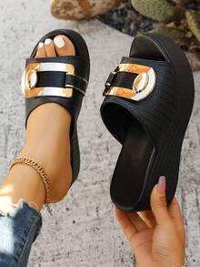 Sandalias de cuña con correa de cuero sintético texturizado negro para mujer, plataforma cómoda, versátil para uso casual, trabajo, fiesta, playa, verano - Negro - Ver 1
