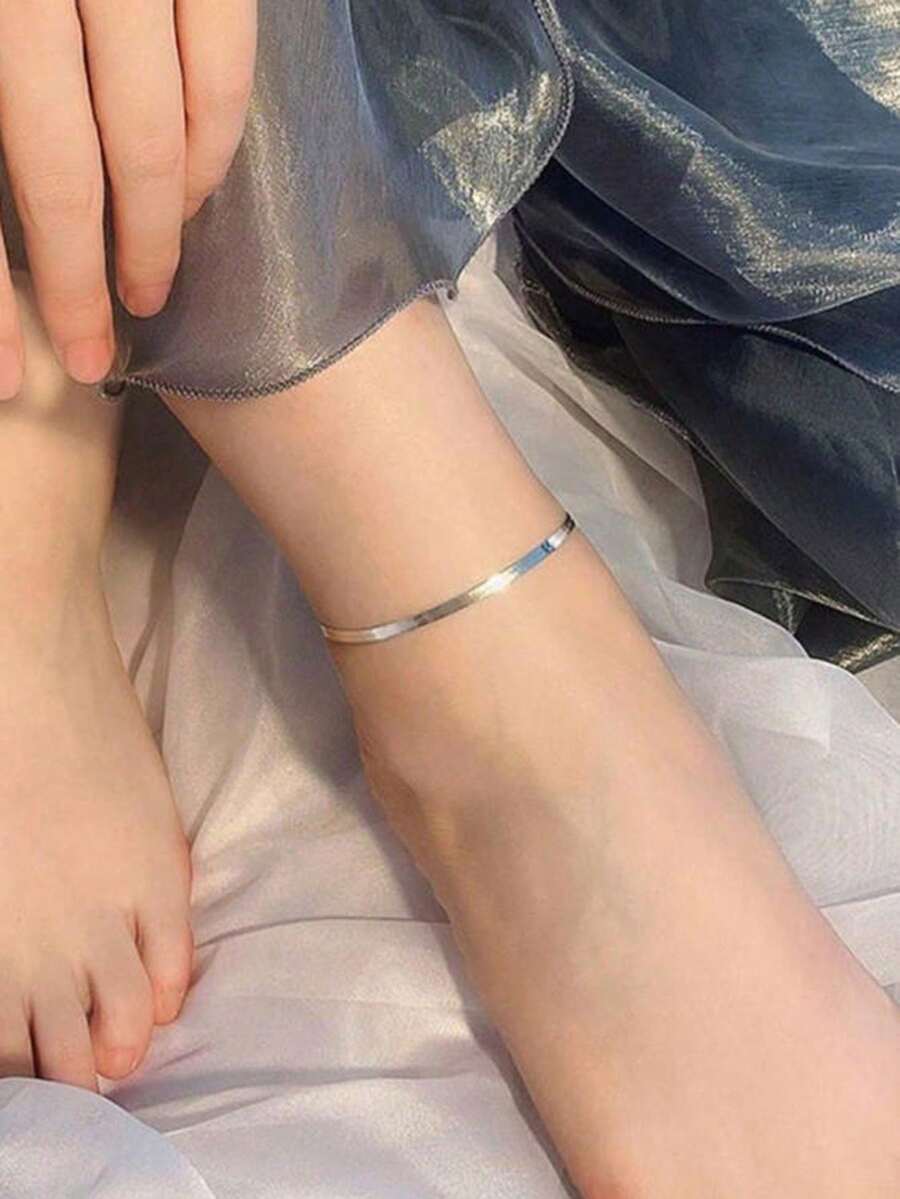 1条简约扁平蛇形链脚链，女士适用，适合海滩和度假佩戴