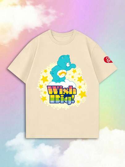 SHEIN | Care Bears 夏季女款短袖经典卡通蓝熊云星励志标语印花T恤，融合甜美酷炫的E-Girl风格和美式复古美学，既适合日常穿着，也适合各种场合，例如女生约会、夏季购物、校园通勤、主题派对、复古市集、日常度假、节日聚会等等，是打造千禧一代独特街头风穿搭的必备单品。