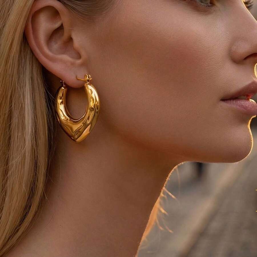 Orecchini in acciaio inossidabile per donne, set di gioielli in acciaio inossidabile di design alla moda per l'uso quotidiano, feste, vacanze, accessori da spiaggia, orecchini versatili casual da indossare tutti i giorni in stile vintage INS, adatti anche come regali a sorpresa per San Valentino, compleanno, Festa della Mamma, Ringraziamento o vacanze, eleganti orecchini dorati - Multicolore - Visualizzare 1