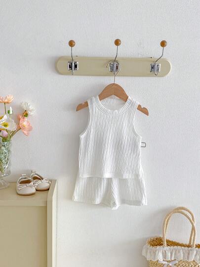 婴幼儿男女通用休闲套装 - 白色竖条纹无袖上衣+短裤两件套