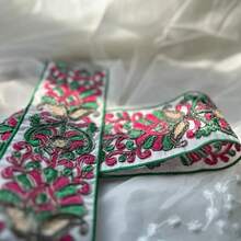 91厘米/1码刺绣花边饰带，红绿相间藤蔓图案，闪亮金线，紫红色亮片面料，适合DIY缝纫和编织工艺。 - 綠色 - 查看 7