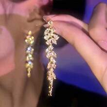 1pair Long Crystal Leaf Earrings - 銀色 - 查看 1