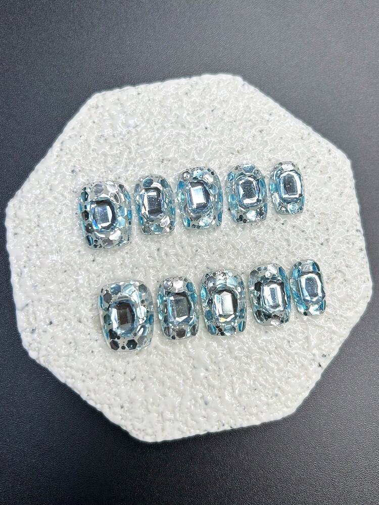 10 sztuk Summer Aquamarine Short Deluxe Handmade Press On Nails Blue Diamonds Super Glitter Art Fake Nails Removable Multi-Use Nail Supplies (1 arkusz żelowych naklejek + 1 pilnik do paznokci) - Niebieski - Zobacz 12