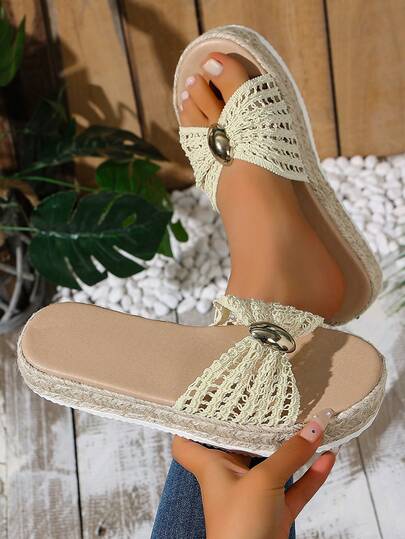 Dép lê đế bằng dệt kim mới năm 2026 dành cho nữ, dép đi biển phong cách Bohemian.